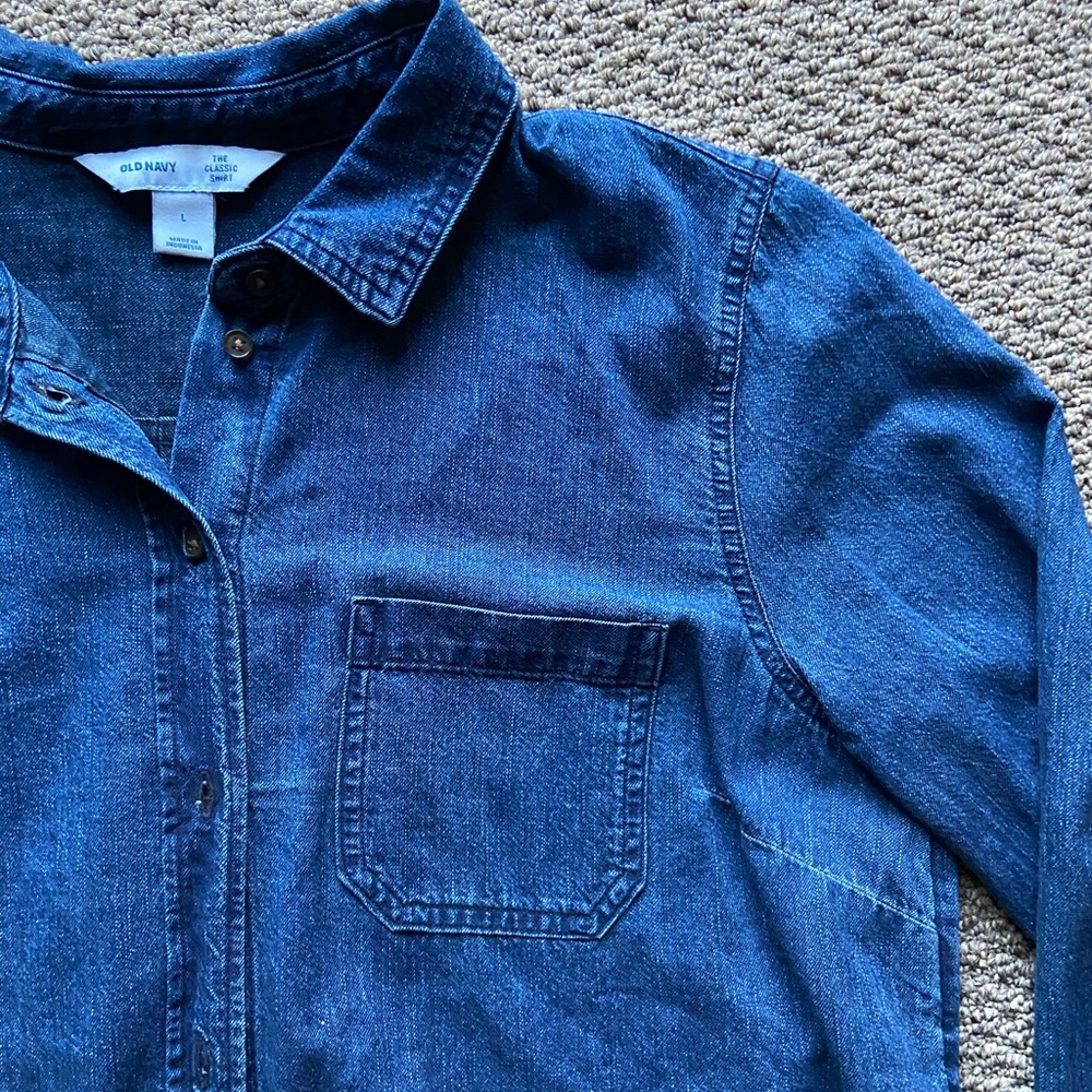 Old navy button down - Picture 2 of 2